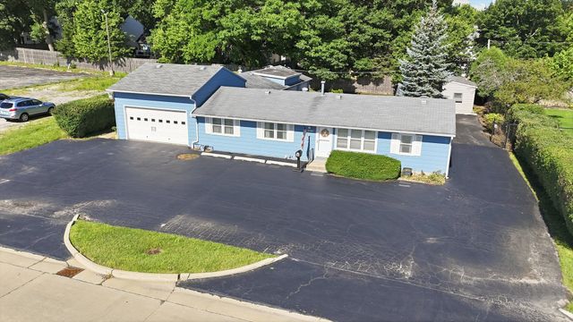 34112 N Barron Boulevard, Grayslake, IL 60030