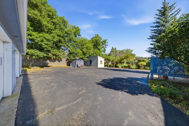34112 N Barron Boulevard, Grayslake, IL 60030