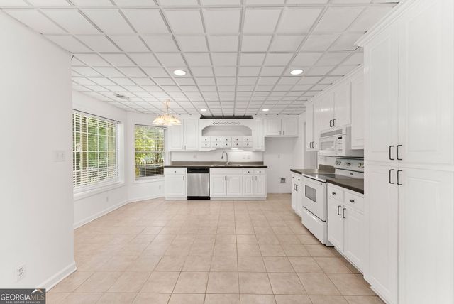 272 Indian Cove Drive, Dawsonville, GA 30534