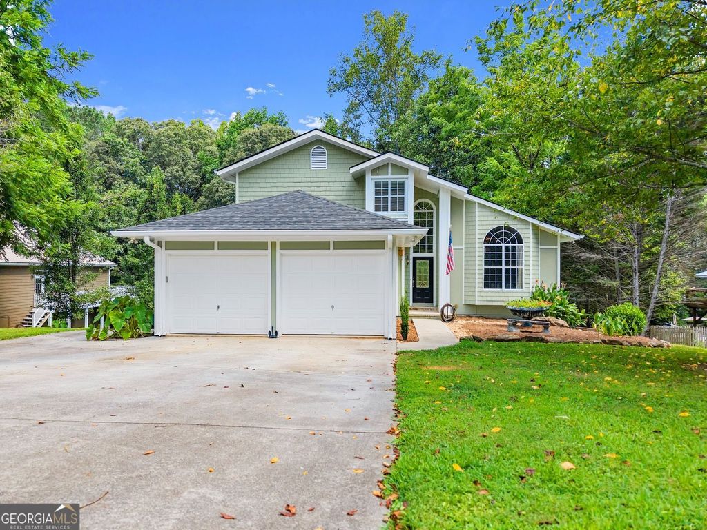 272 Indian Cove Drive, Dawsonville, GA 30534