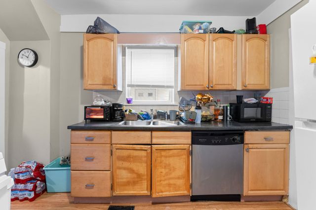 40 Hurd St, Melrose, MA 02176