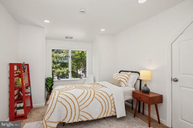 6603 GUDE AVE, Takoma Park, MD 20912