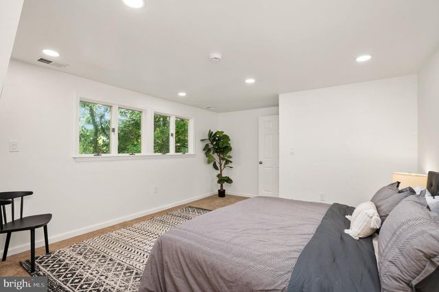 6603 GUDE AVE, Takoma Park, MD 20912
