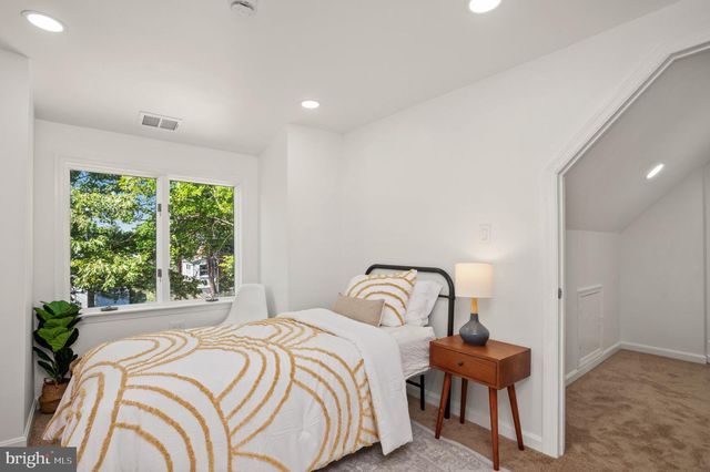 6603 GUDE AVE, Takoma Park, MD 20912