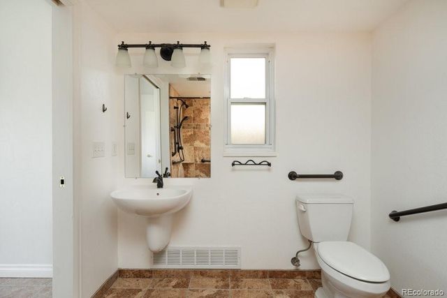 702 Scranton Court, Aurora, CO 80011