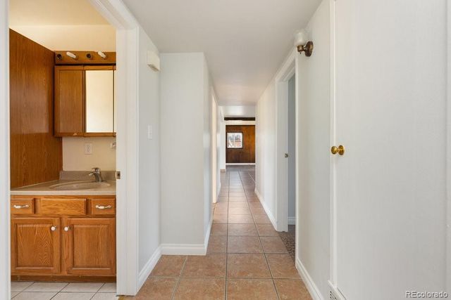 702 Scranton Court, Aurora, CO 80011