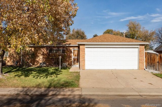 702 Scranton Court, Aurora, CO 80011