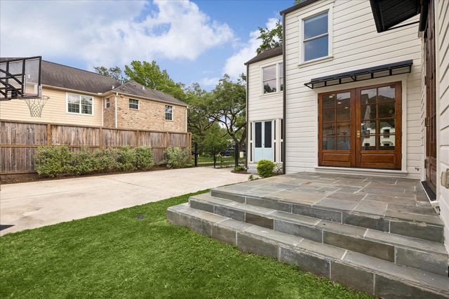 2310 Swift Boulevard, Houston, TX 77030