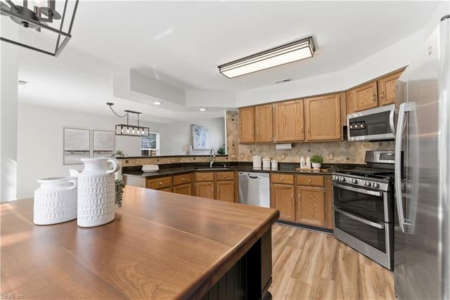 1741 Edgestone CT, Virginia Beach, VA 23453