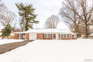 4 Alhambra Court, Swansea, IL 62226