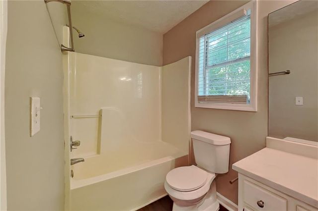 3945 Piper Glen Drive, Buford, GA 30519