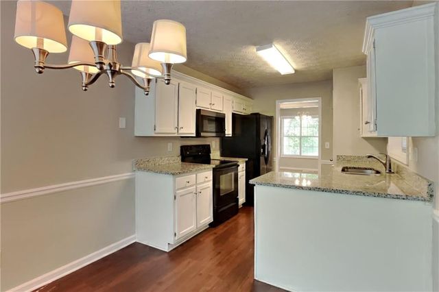 3945 Piper Glen Drive, Buford, GA 30519