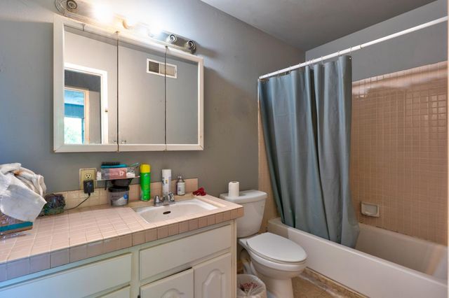 620 Lenore Dr, Modesto, CA 95351