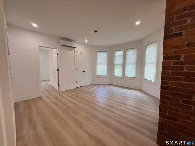 21-23 Elliott Street, Hartford, CT 06114