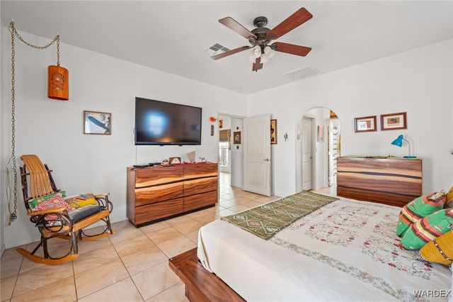 14105 S Cactus Road, Yucca, AZ 86438