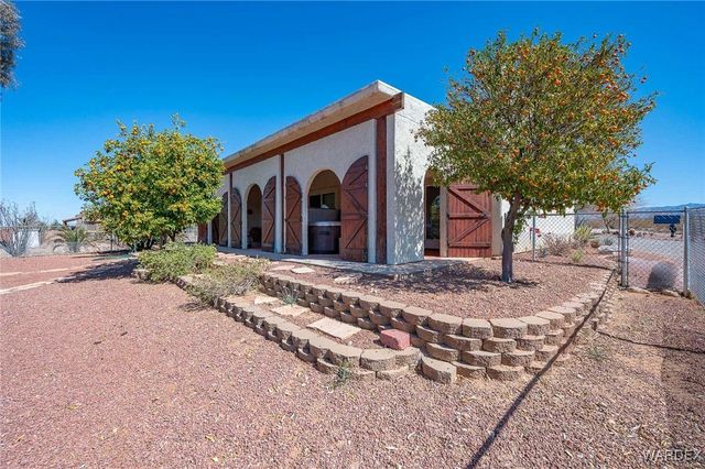 14105 S Cactus Road, Yucca, AZ 86438