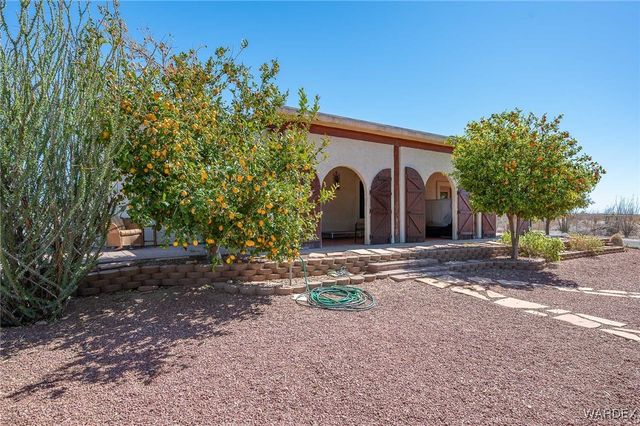 14105 S Cactus Road, Yucca, AZ 86438
