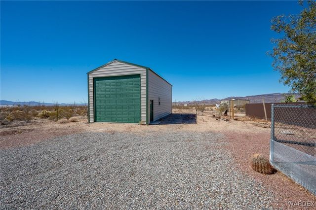 14105 S Cactus Road, Yucca, AZ 86438