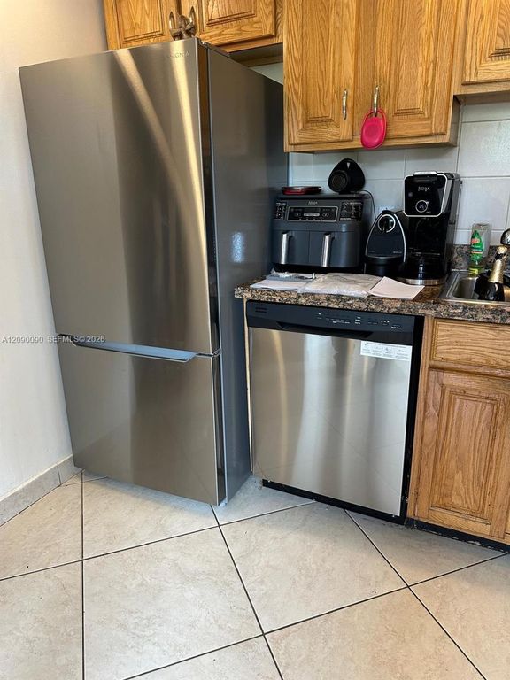 1770 NE 191st Street 302-1, Miami, FL 33179
