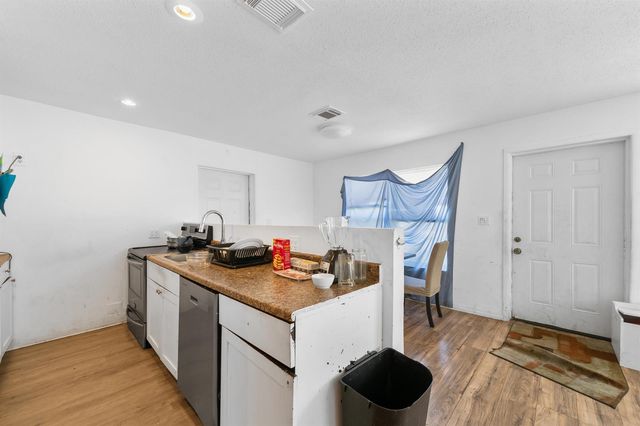 242 SW 3RD Street, Deerfield Beach, FL 33441