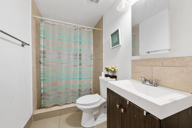 242 SW 3RD Street, Deerfield Beach, FL 33441