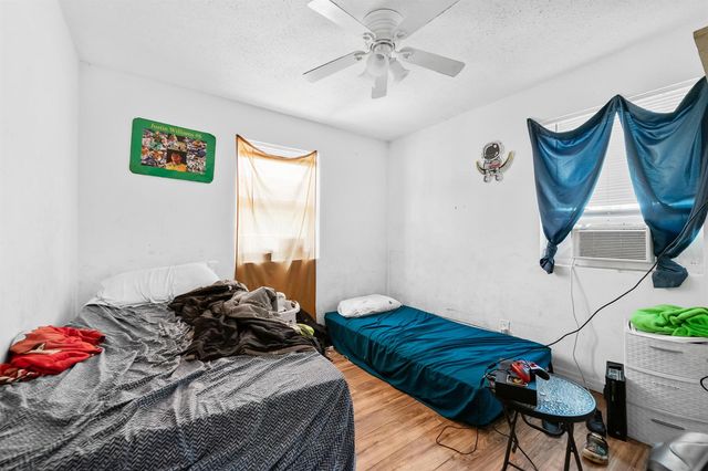 242 SW 3RD Street, Deerfield Beach, FL 33441