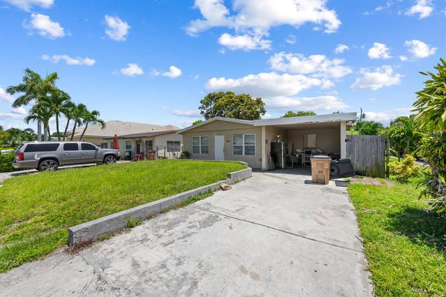 242 SW 3RD Street, Deerfield Beach, FL 33441