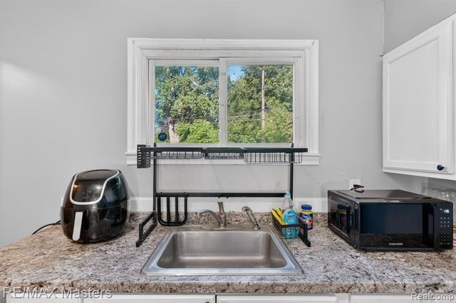 5901 Ziegler Street, Taylor, MI 48180