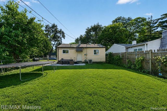 5901 Ziegler Street, Taylor, MI 48180