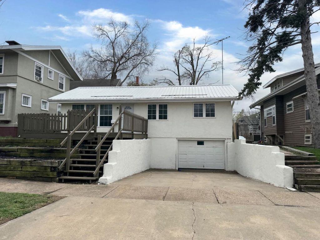 1737 SE Bever Avenue, Cedar Rapids, IA 52403
