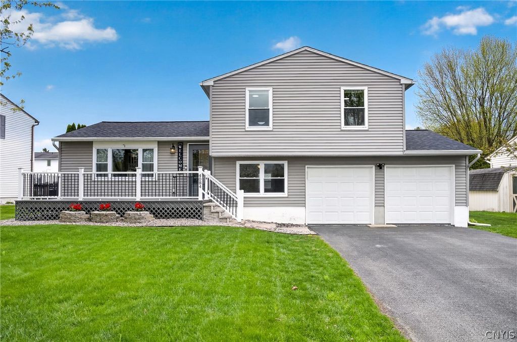 4084 Sweet Gum Ln, Clay, NY 13090