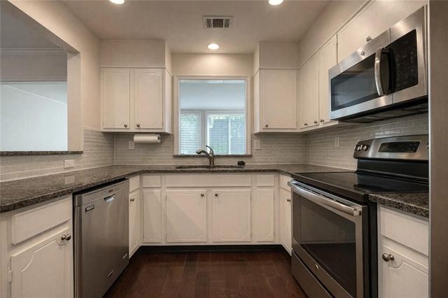 138 Woodmere Square NW, Atlanta, GA 30327