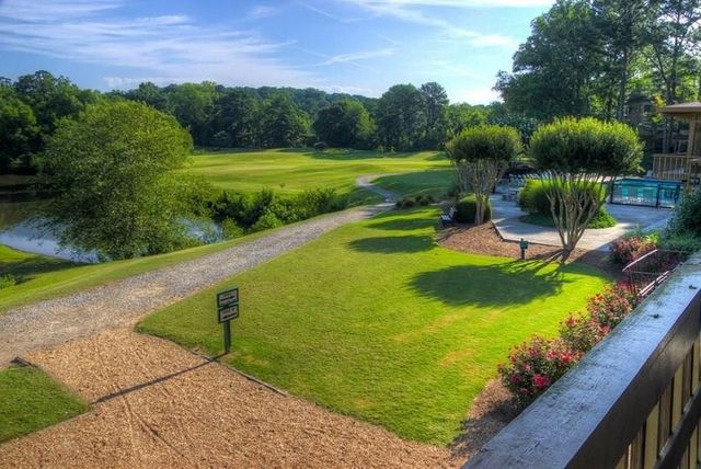 138 Woodmere Square NW, Atlanta, GA 30327