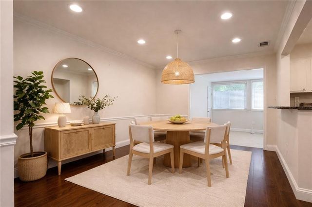 138 Woodmere Square NW, Atlanta, GA 30327