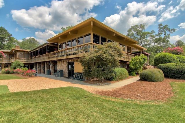 138 Woodmere Square NW, Atlanta, GA 30327