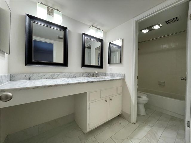 138 Woodmere Square NW, Atlanta, GA 30327