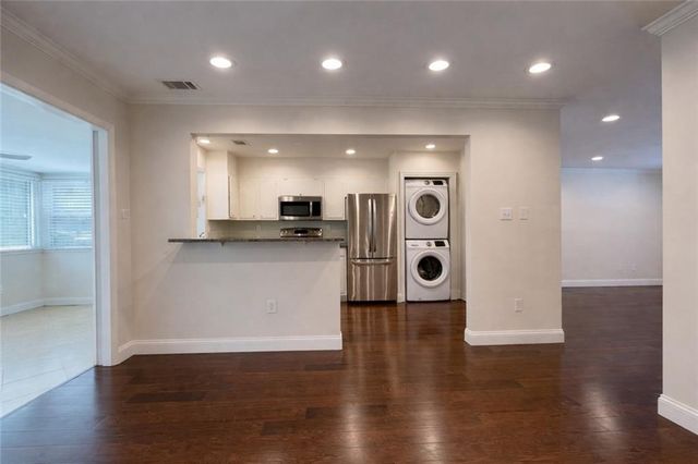 138 Woodmere Square NW, Atlanta, GA 30327