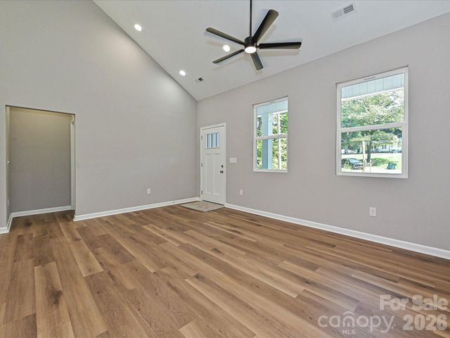140 Helen Avenue, Bessemer City, NC 28016