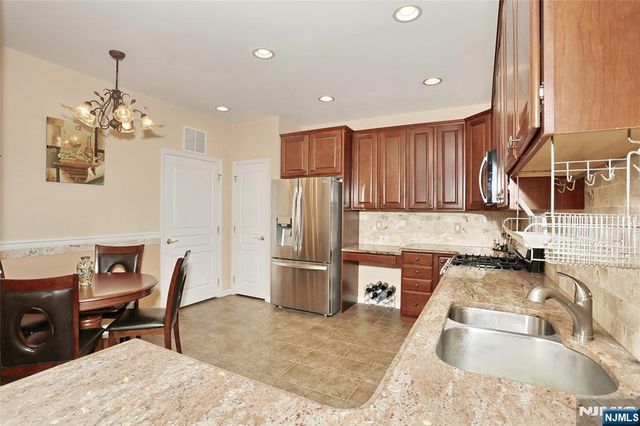 8403 Warrens Way, Wanaque, NJ 07465
