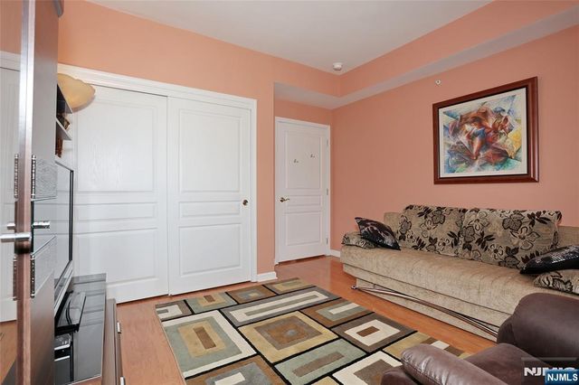 8403 Warrens Way, Wanaque, NJ 07465