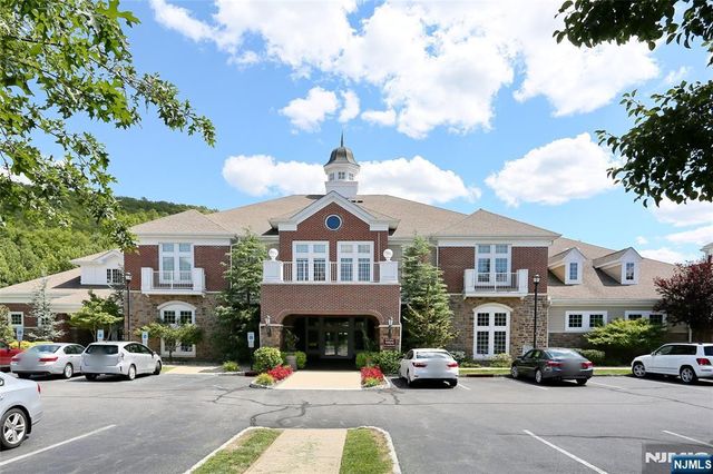 8403 Warrens Way, Wanaque, NJ 07465