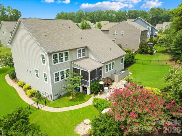 13522 Hyperion Hills Lane, Charlotte, NC 28278