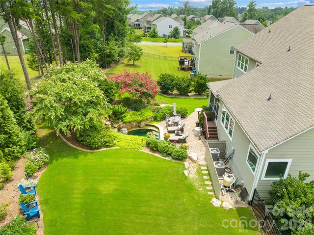 13522 Hyperion Hills Lane, Charlotte, NC 28278