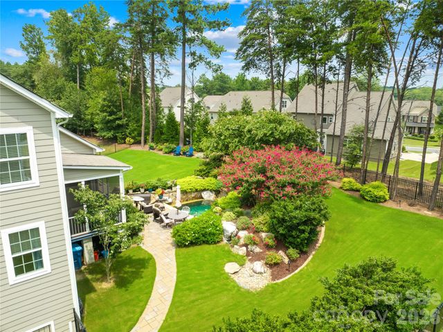 13522 Hyperion Hills Lane, Charlotte, NC 28278