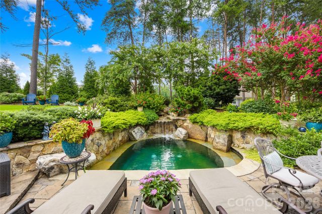 13522 Hyperion Hills Lane, Charlotte, NC 28278