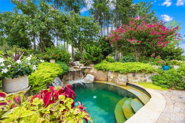 13522 Hyperion Hills Lane, Charlotte, NC 28278