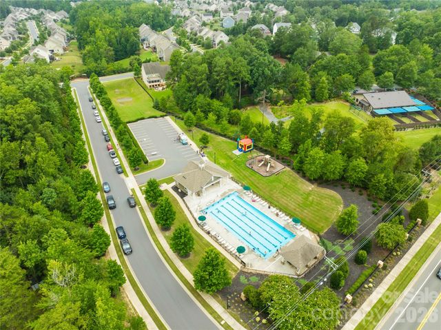 13522 Hyperion Hills Lane, Charlotte, NC 28278