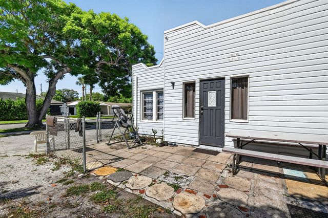 633 Franklin Road, West Palm Beach, FL 33405