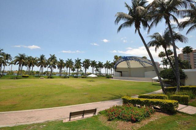 633 Franklin Road, West Palm Beach, FL 33405