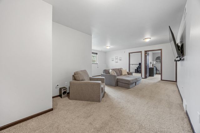 4003 9th Street S, Moorhead, MN 56560